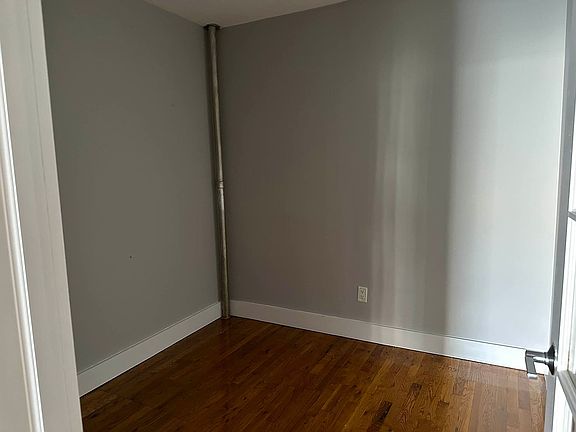 3rd image of 235 E 111th St APT 6