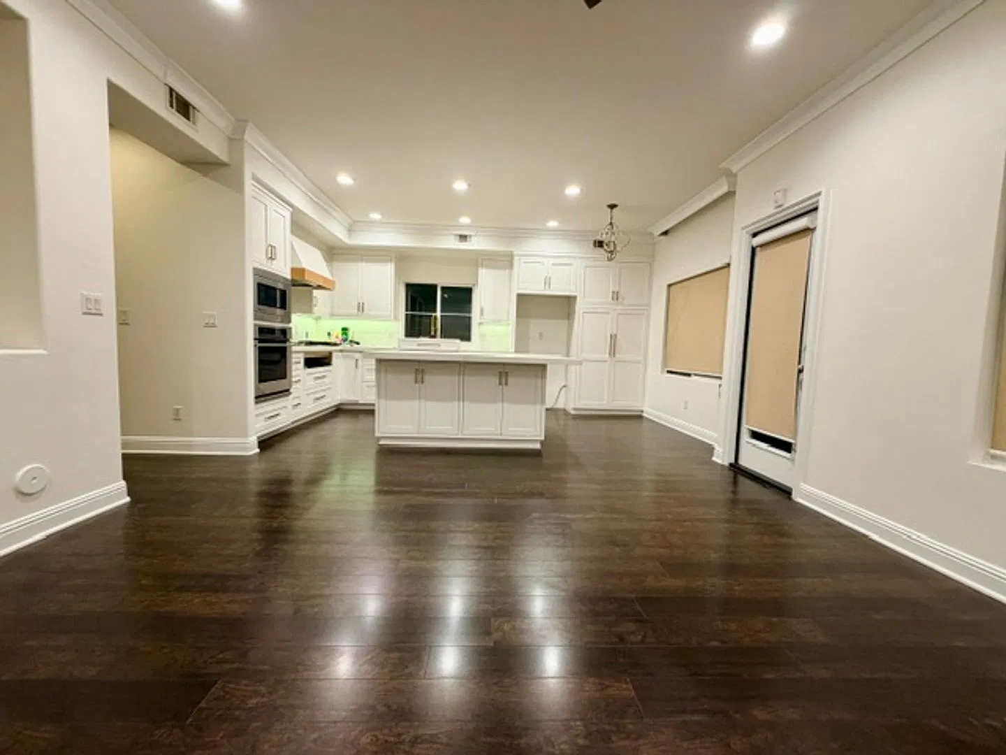 Luxury Coastal Living, Beautifully Updated 3-Bedroom Home in Huntington Beach — Photo 4