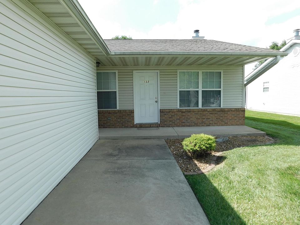 1st image of 133 Autumn Pine Dr