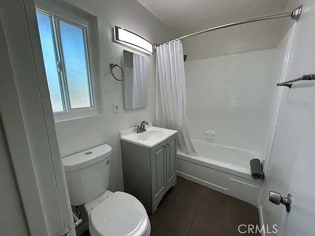 685 E Vista Chino #1 — Photo 20
