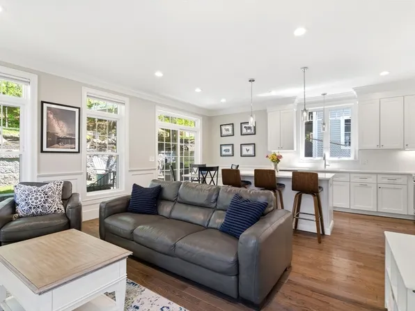 33 Charles St #33, Watertown, MA 02472