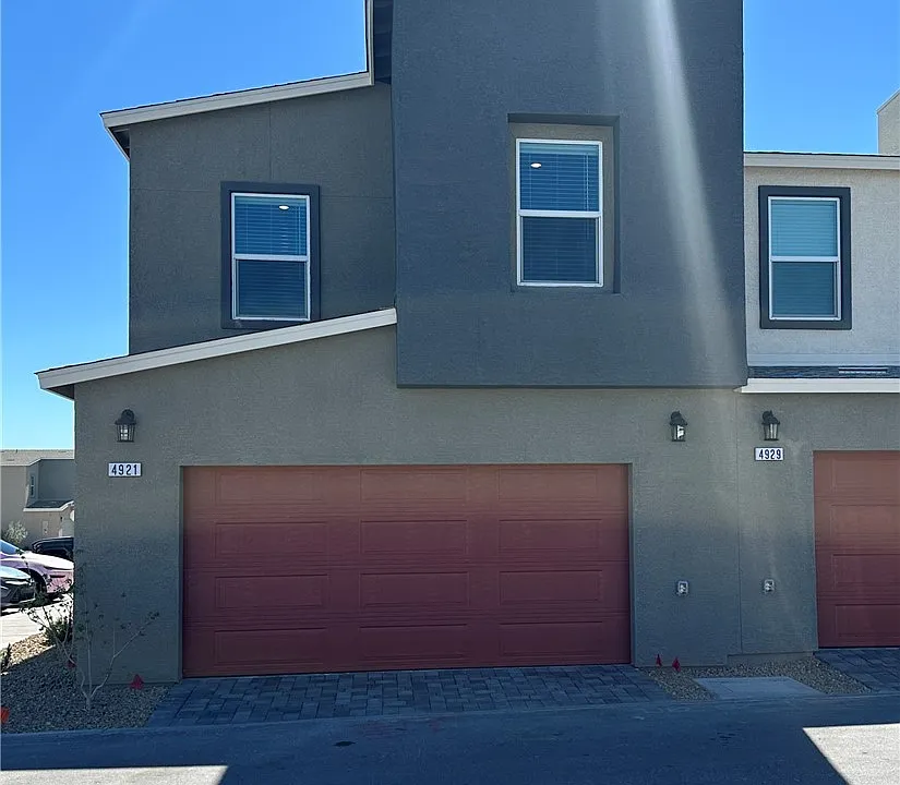 4921 Hunter Mesa Ave