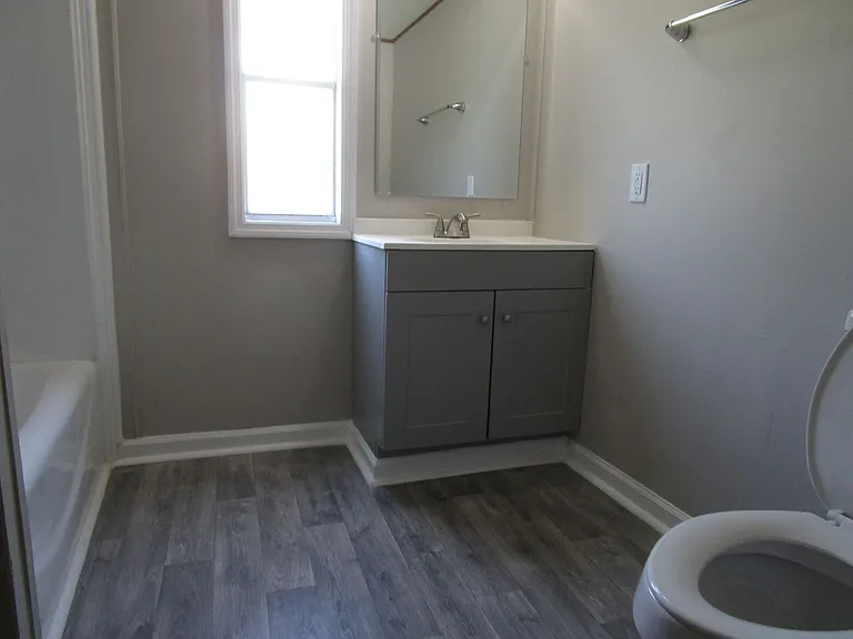 836 S Saint Pauls Church Rd — Photo 4