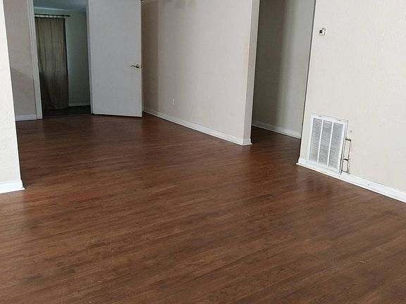 5th image of 405 E Jersey St