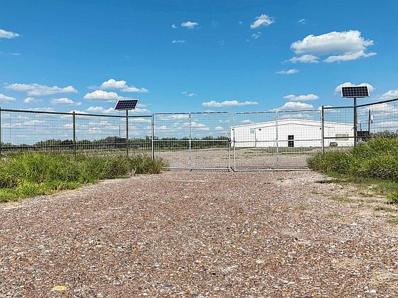 2nd image of 5029 S Us Highway 83