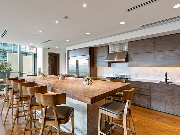 4th image of 1212 Laurel St APT 811