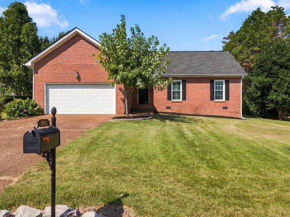2811 Candlewicke Dr, Spring Hill, TN 37174