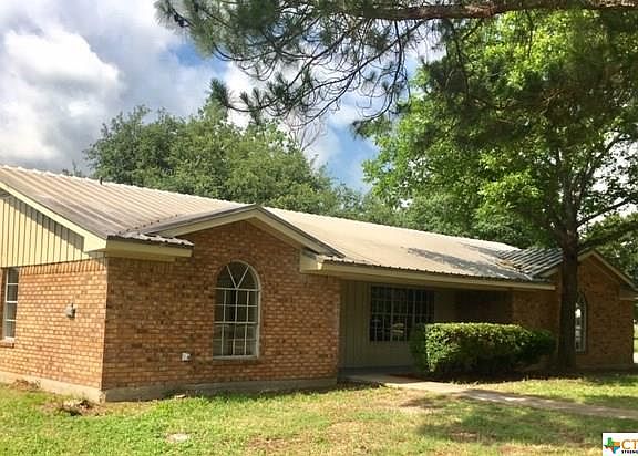 3rd image of 301 River Oaks Dr
