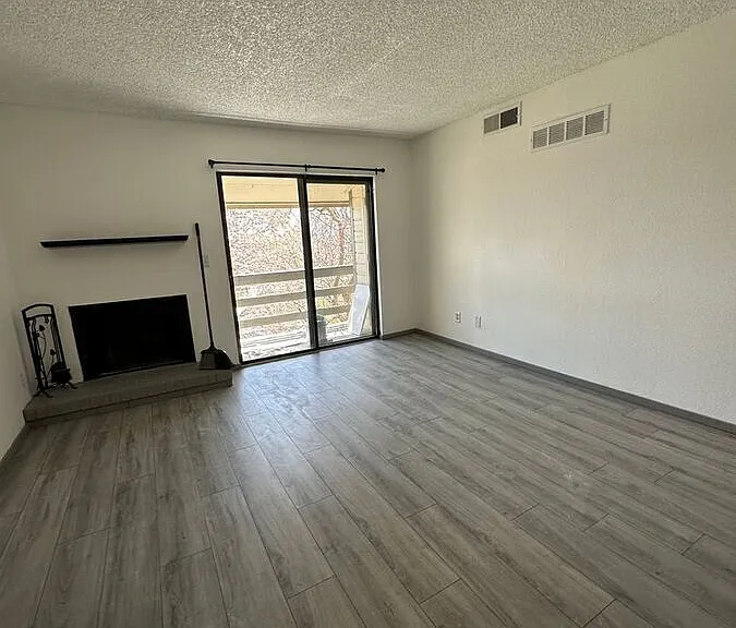 519 Wright St #305 — Photo 8