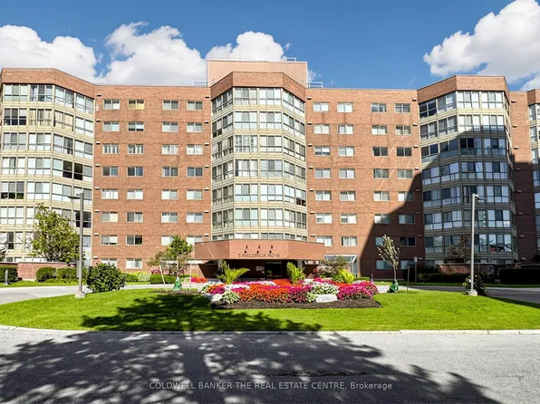 5 Weldrick Rd W #301, Richmond Hill, ON L4C 8S9