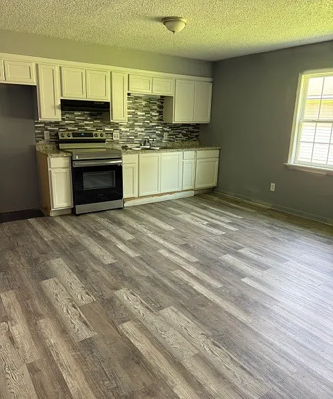 117 Phylliss Cir #B — Photo 3