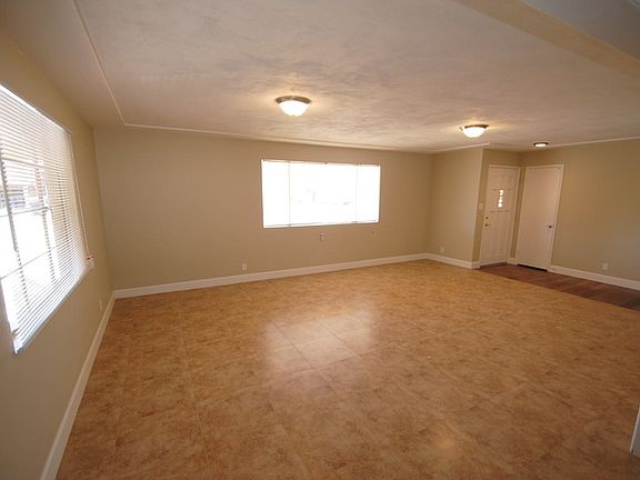 2nd image of 1060 E 7th St