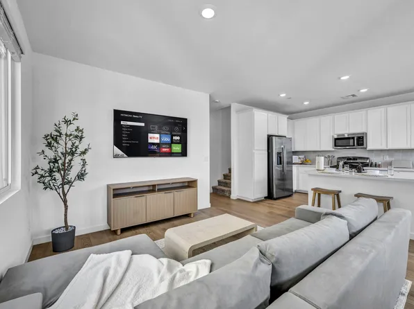 2535 Venetia Pointe St, Henderson, NV 89044