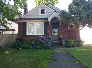 4025 40th Ave SW, Seattle, WA 98116