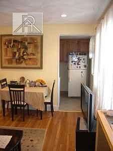 2nd image of 124 Sutherland Rd APT 2