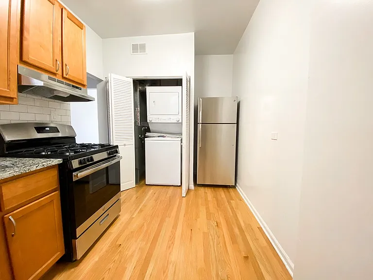2148 N Central Park Ave — Photo 4