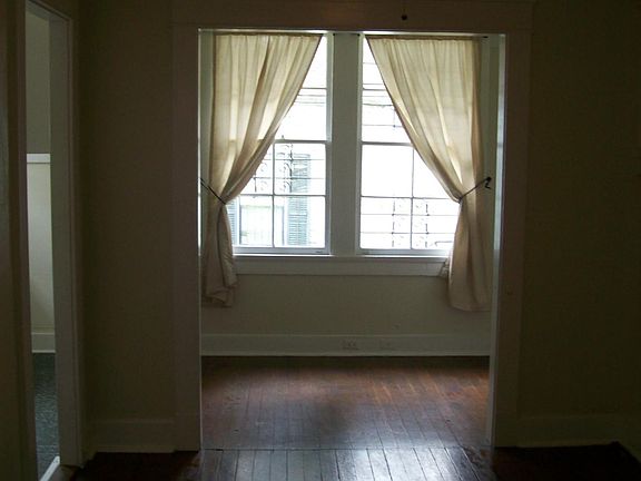 2nd image of 4810 Prytania St #B