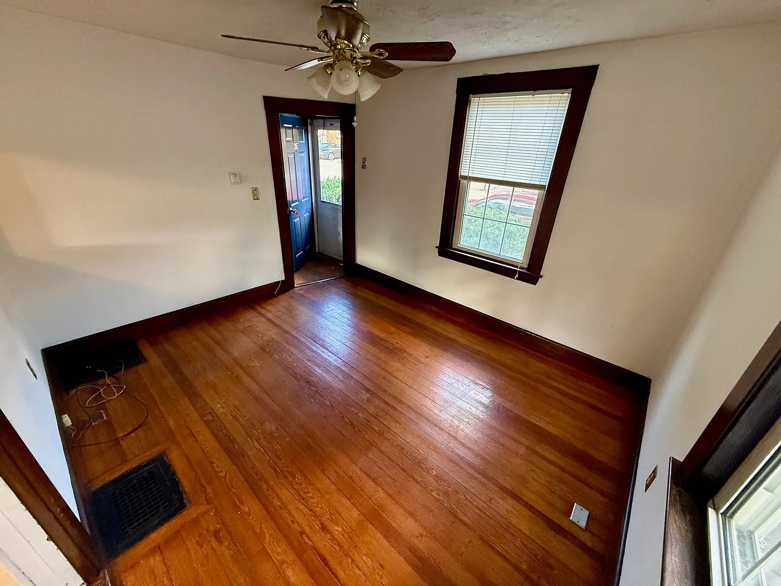 2 bed, 800 sqft, $2,050 — Photo 4