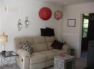 3rd image of 1402 Forest Dr