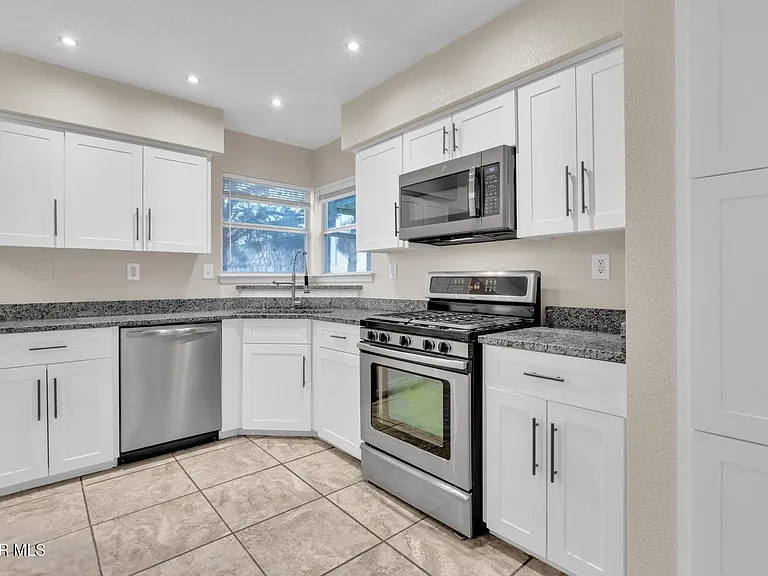 7489 Plaza Redonda Dr — Photo 21