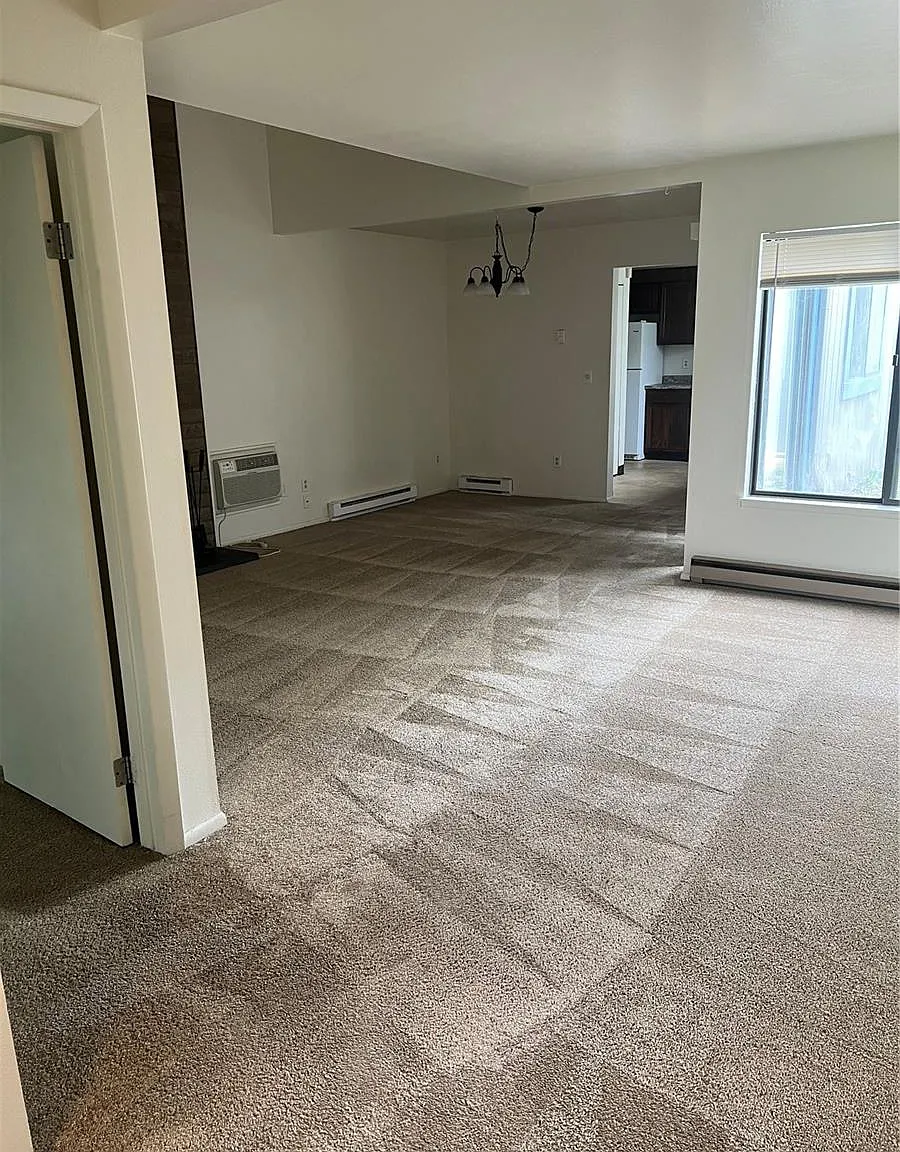 3 bed, 2.0 bath, 1282 sqft, $1,795 — Photo 3