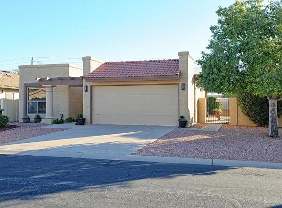 2nd image of 26437 S Saddletree Dr