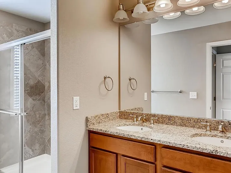4318 N Meadows Dr — Photo 9