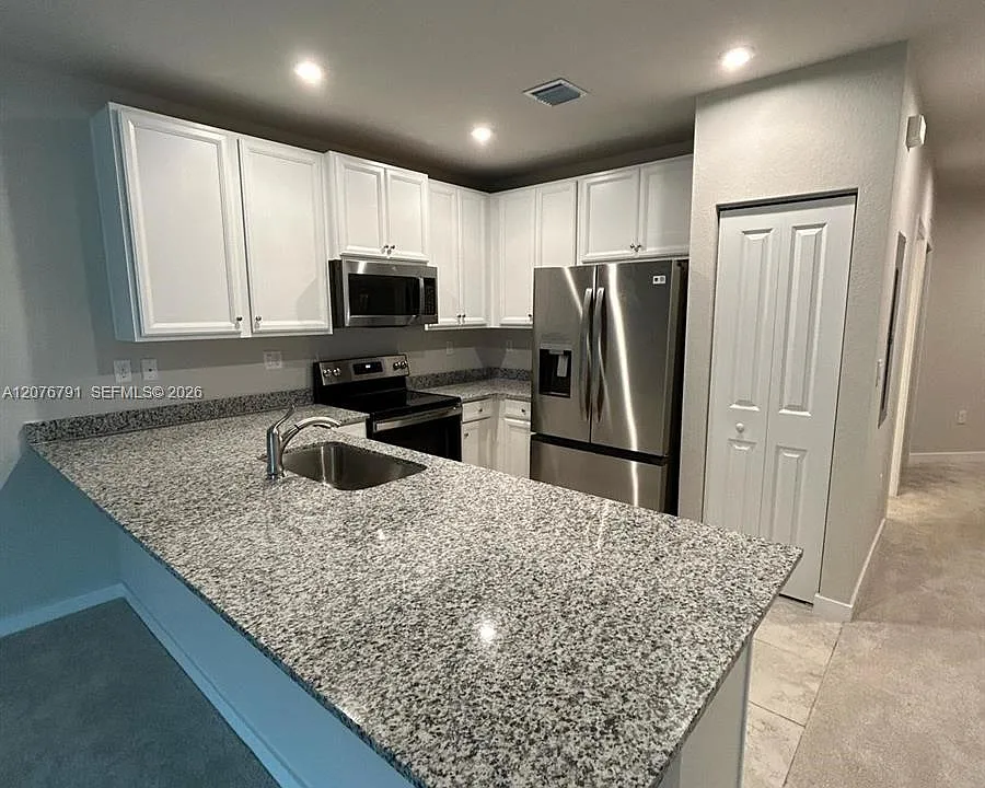 446 NW 11th Ave #446