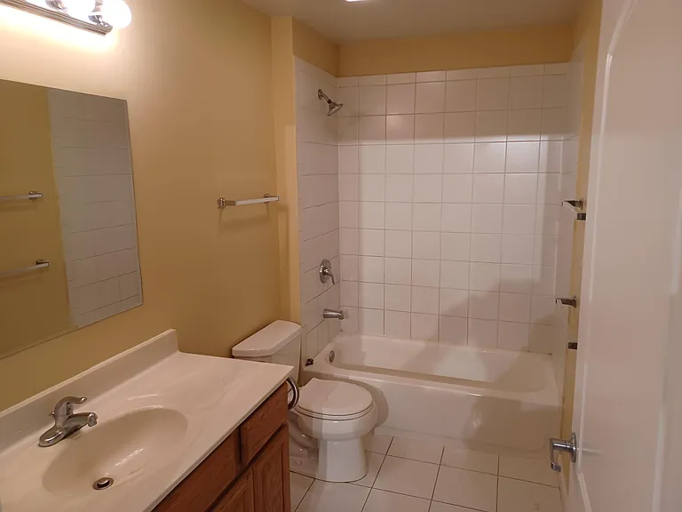 3439 Ridgeland Ave #201 — Photo 14
