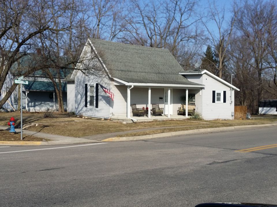 1st image of 732 E 4th St