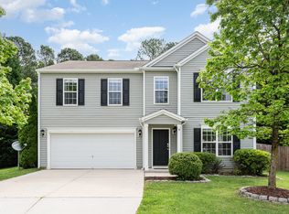 8 Beacon Pl, Durham, NC 27703