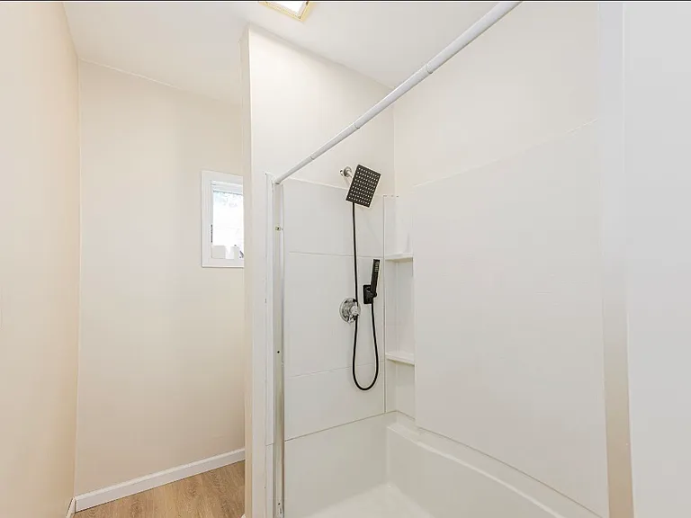 176 Leete St #1 — Photo 18