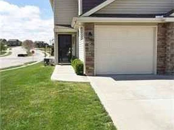 2nd image of 12308 NW Hunter Dr