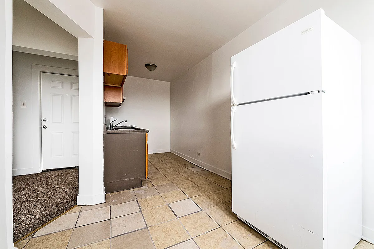 Building Photo - 808 W 76th St 7542-52 S Halsted Chicago, IL 60620