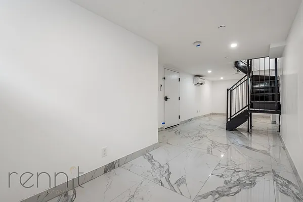 Rented by Rennit Inc. | media 6