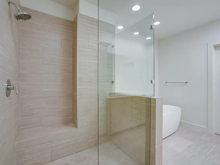 2127 Clark St #104 — Photo 7