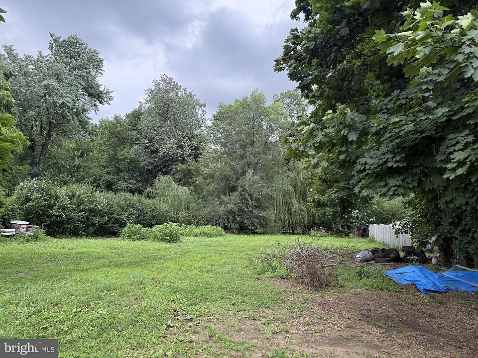 2nd image of 0 Berg Ave