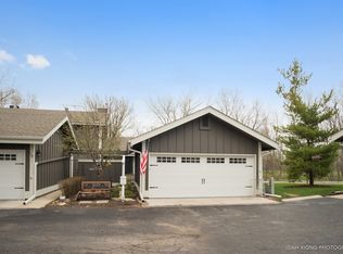 17 W Windsor Ct, Sugar Grove, IL 60554
