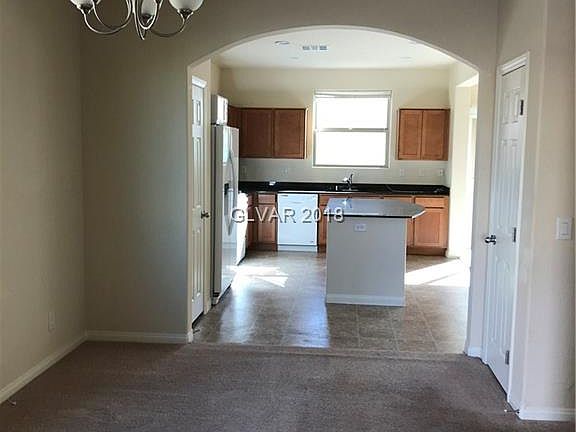 3rd image of 241 Botanic Gardens Dr