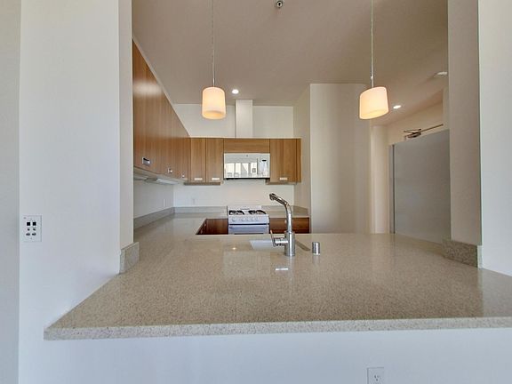 5th image of 3189 21st St #1209R