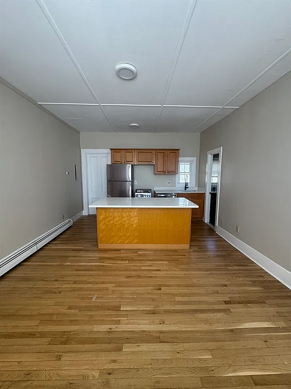 1 bed, 1.0 bath, 500 sqft, $1,800 — Photo 2