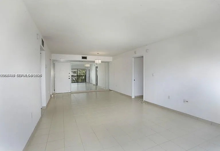255 Galen Dr #4L — Photo 6