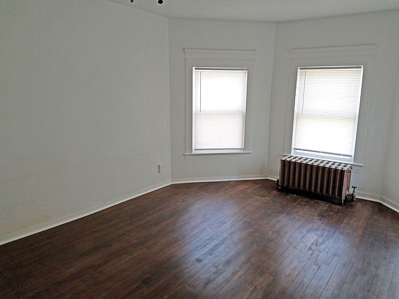 3rd image of 817 King St #825