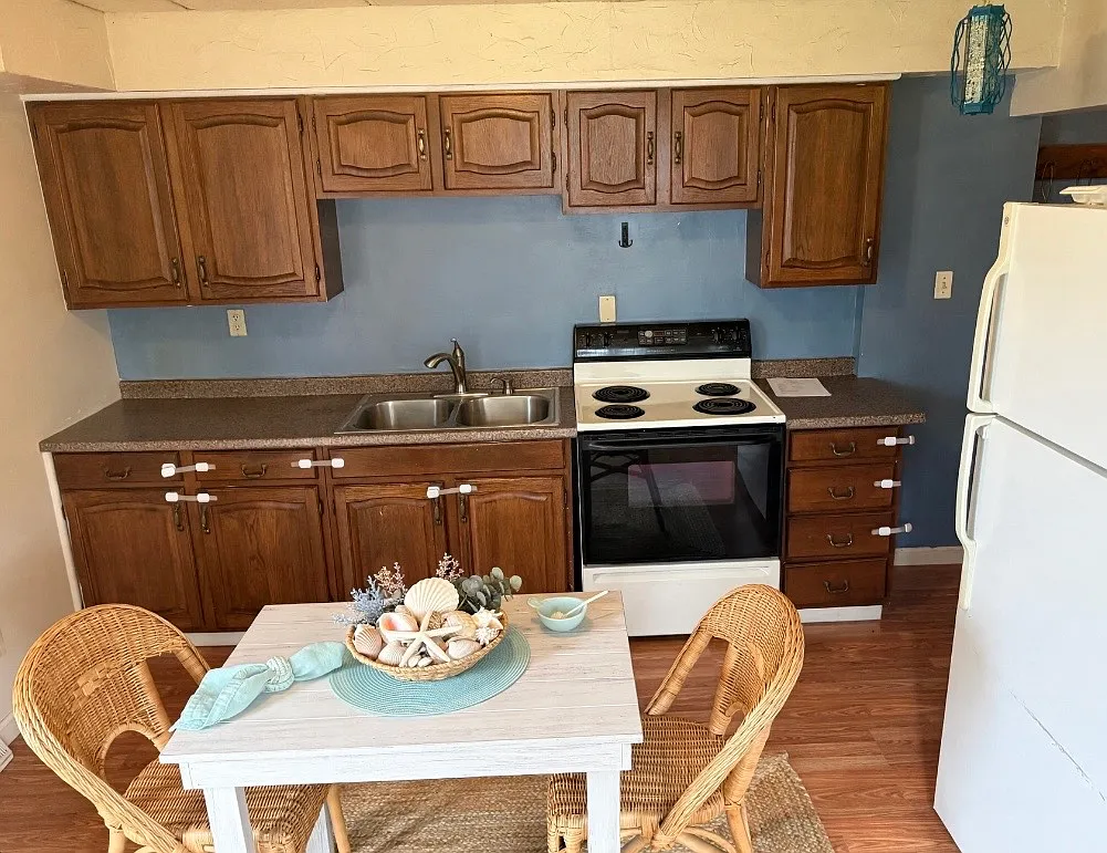 2 bed, $1,050 — Photo 1