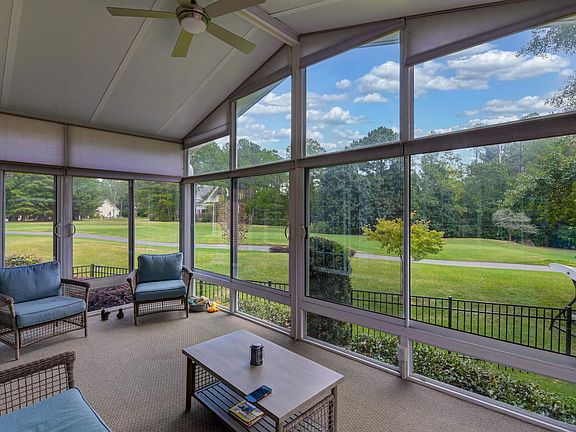 3rd image of 109 Linkside Ct