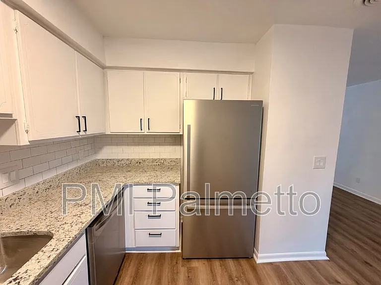 1241 Grove Park Ln — Photo 7