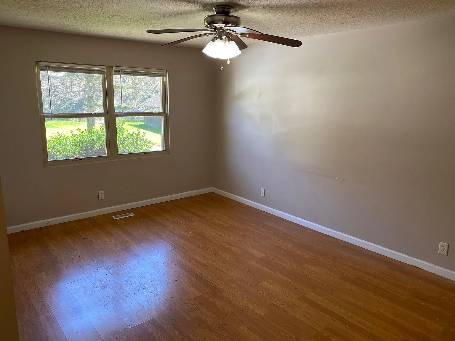 2 bed, 850 sqft, $1,000 — Photo 3