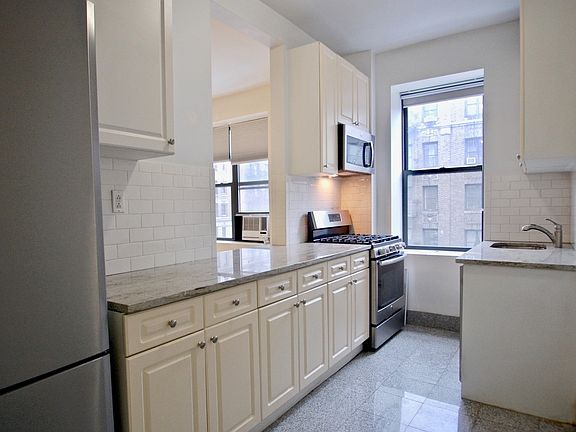 5th image of 92 Pinehurst Ave APT 1K