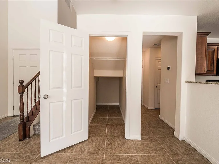 10410 Lady Angela St — Photo 16