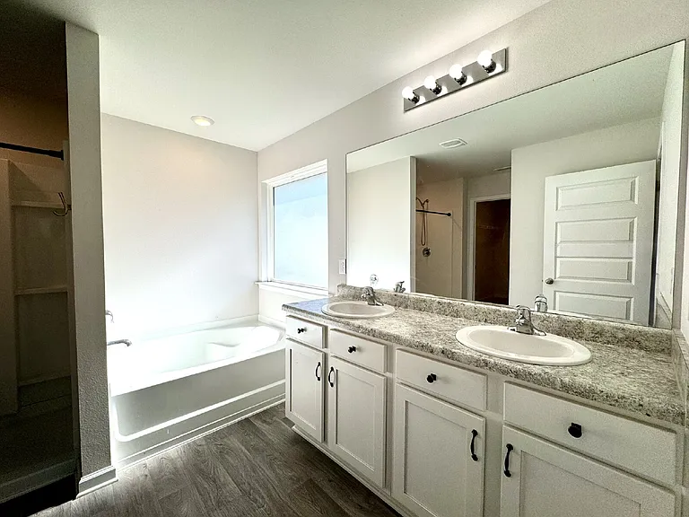 4081 Brighton Blvd — Photo 11